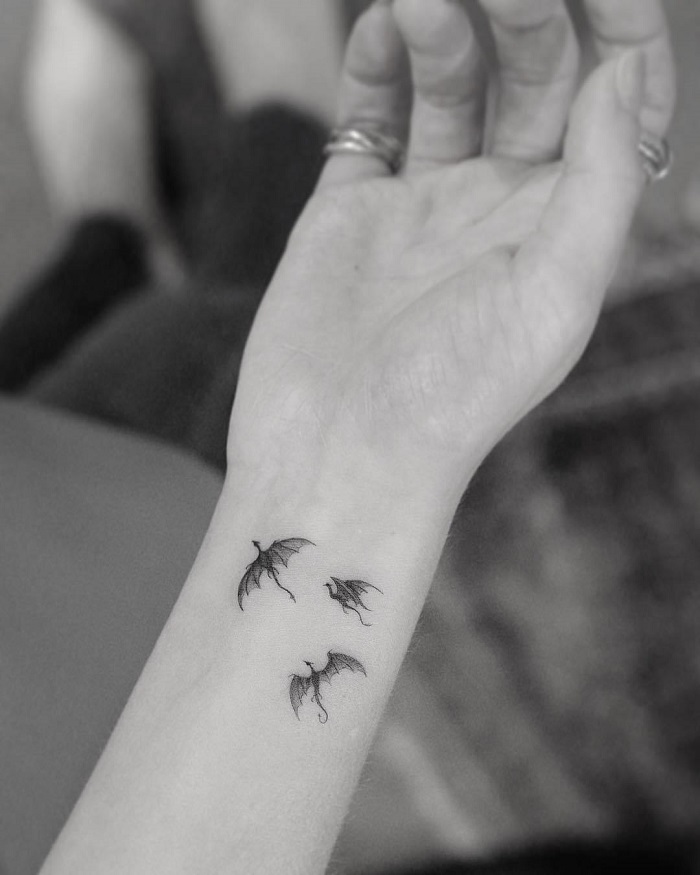 02 Juego de Tronos Emilia Clarke se hizo un tatuaje para conmemorar a sus hijos