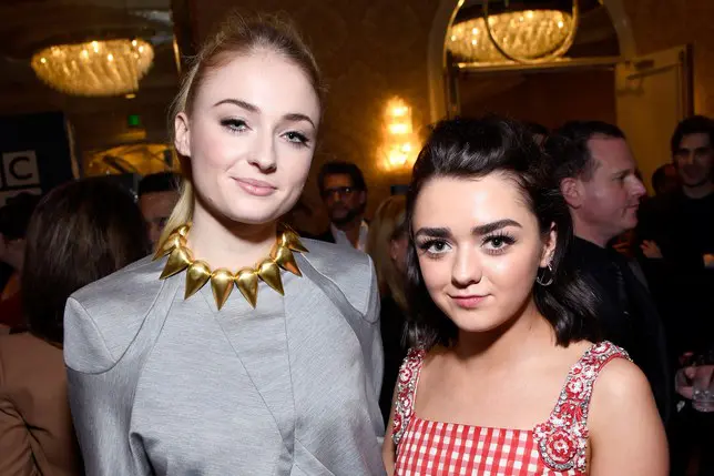 02 Game of Thrones Emilia Clarke Maisie Williams y Sophie Turner se despiden asi