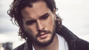 Kit Harington reaparece irreconocible con un radical cambio de look