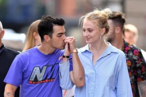 Sophie Turner y Joe Jonas ya son padres de una niña